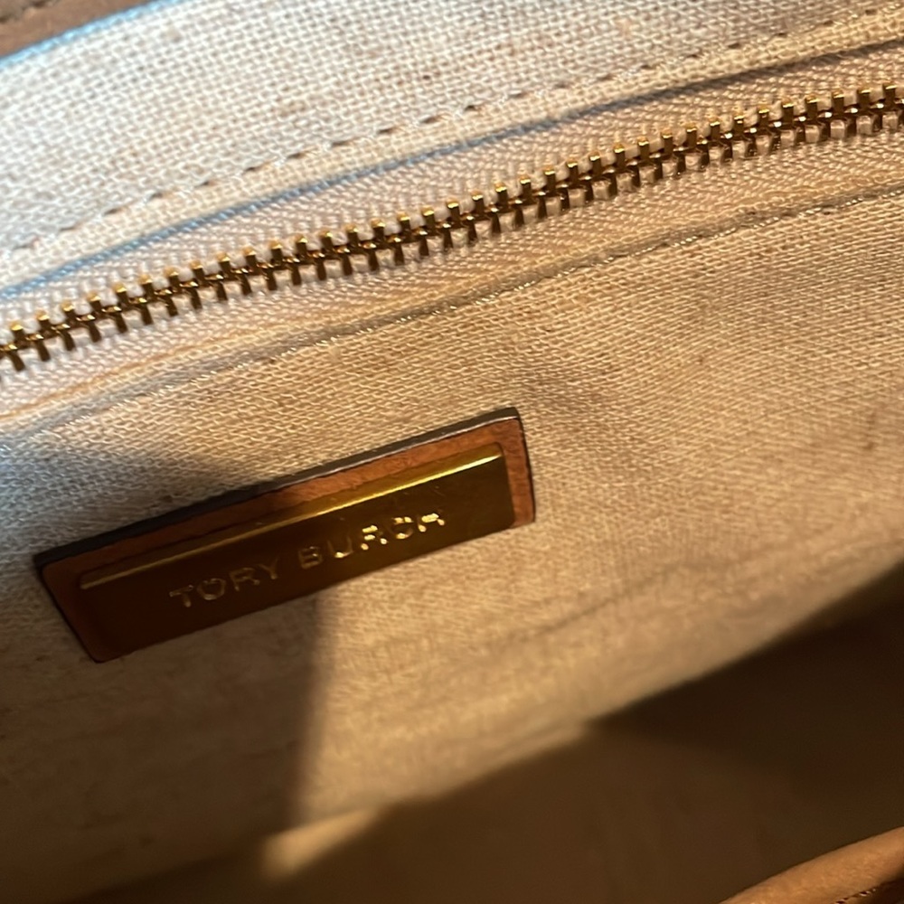 Tory Burch gorgeous bag and dust cloth - Picture 4 of 7